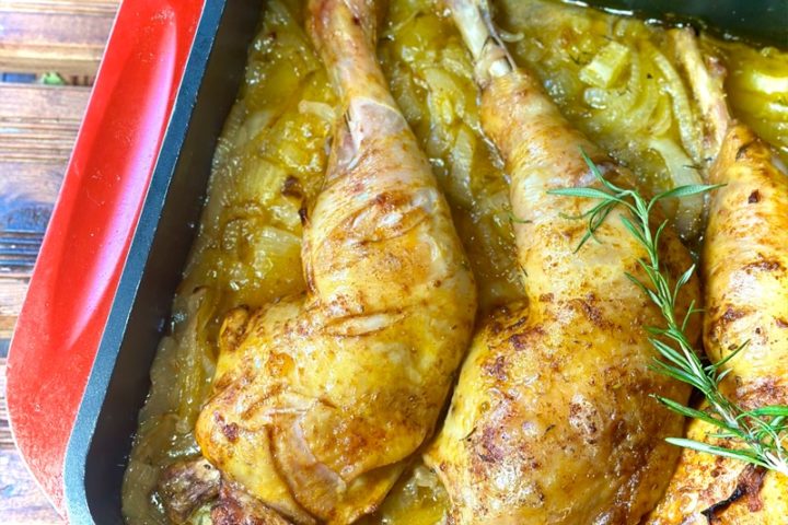 Cuisse de poulet aux oignons confits